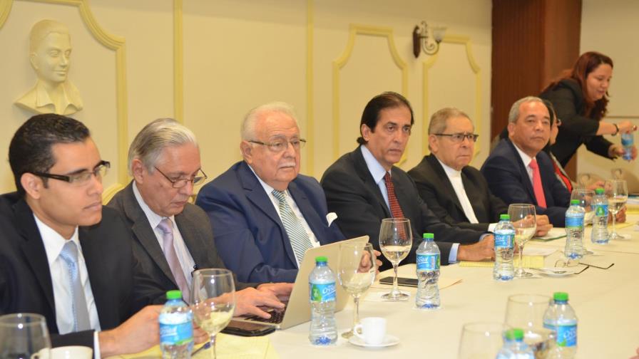 Sectores público y privado reúnen para unificar posiciones de cara al Pacto Eléctrico