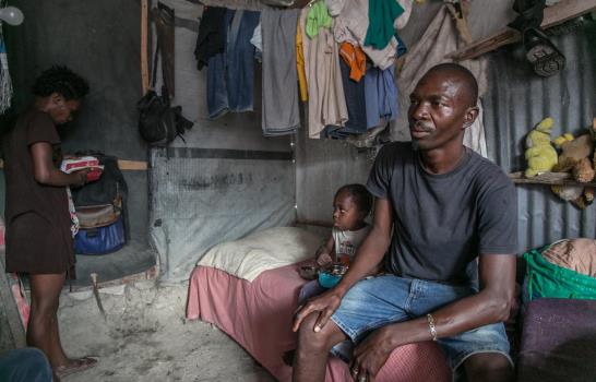 Damnificados por sismo en Haití denuncian penurias y se preparan para lluvias