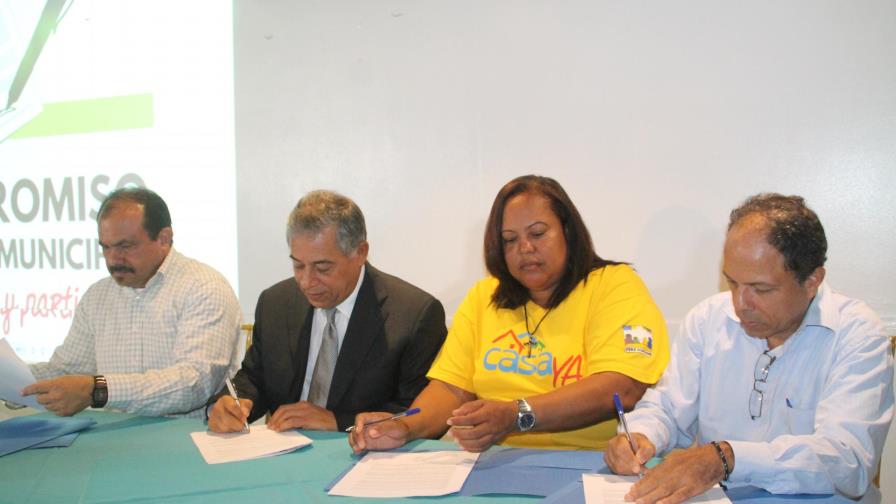 El alcalde Salcedo promete la construcción de dos anfiteatros en los barrios que integran la Zona Norte 