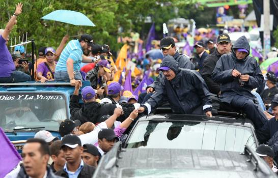 Danilo Medina concluye en Bonao su caravana más breve