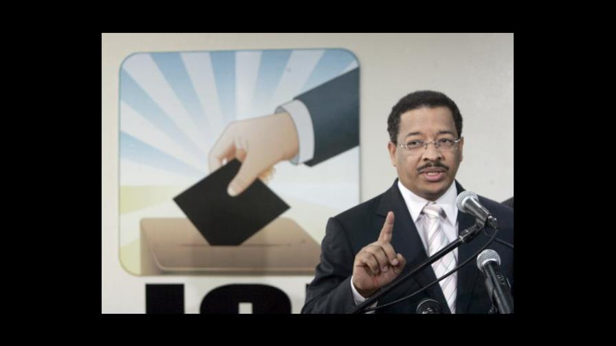 JCE recibe a observadores de la OEA        y la UNASUR