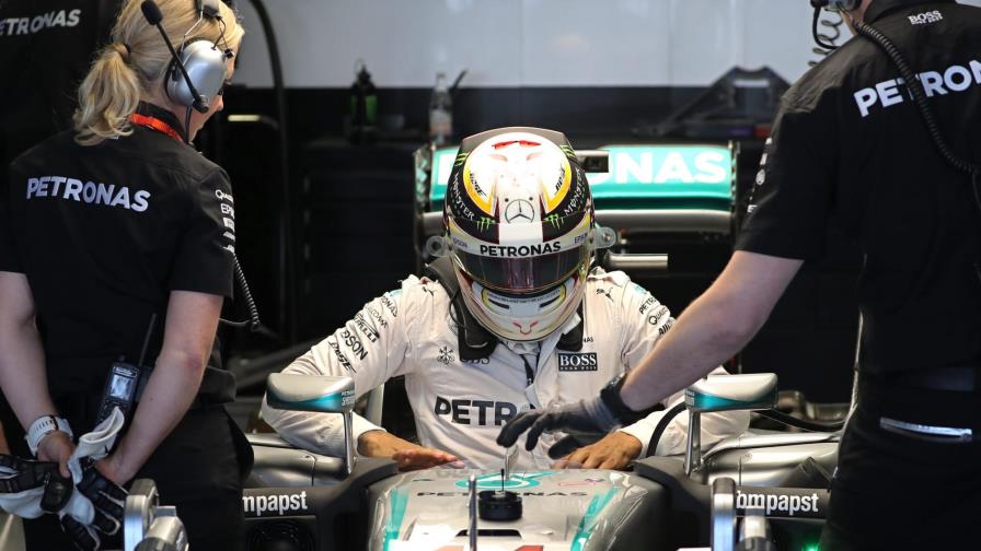 Los Mercedes dominan los primeros ensayos libres en Rusia