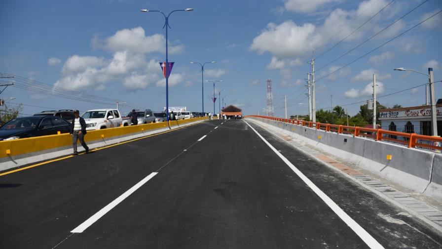 Gobierno deja en funcionamiento elevado de Boca Chica 