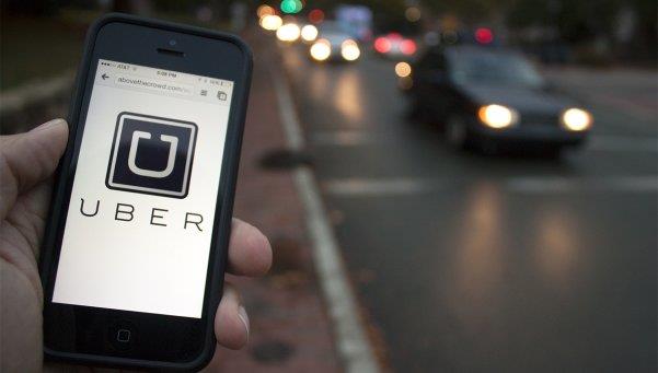 Uber afirma que la reducción de la tarifa beneficia a choferes 