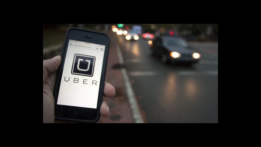 Uber afirma que la reducción de la tarifa beneficia a choferes 