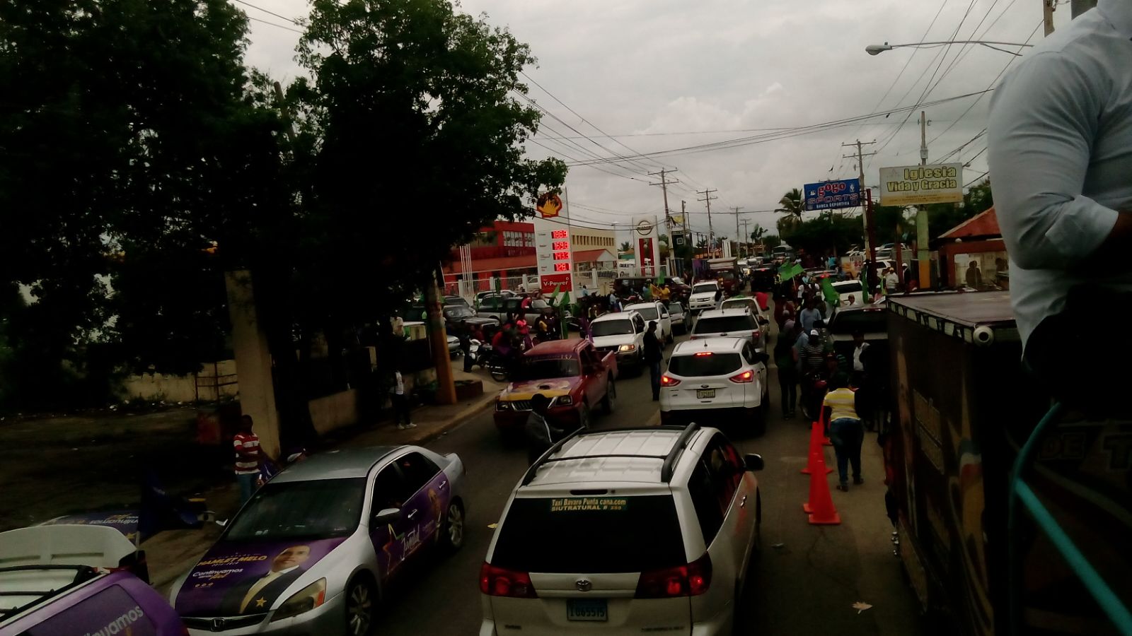 Inicia recorrido de Danilo Medina en Higüey.
