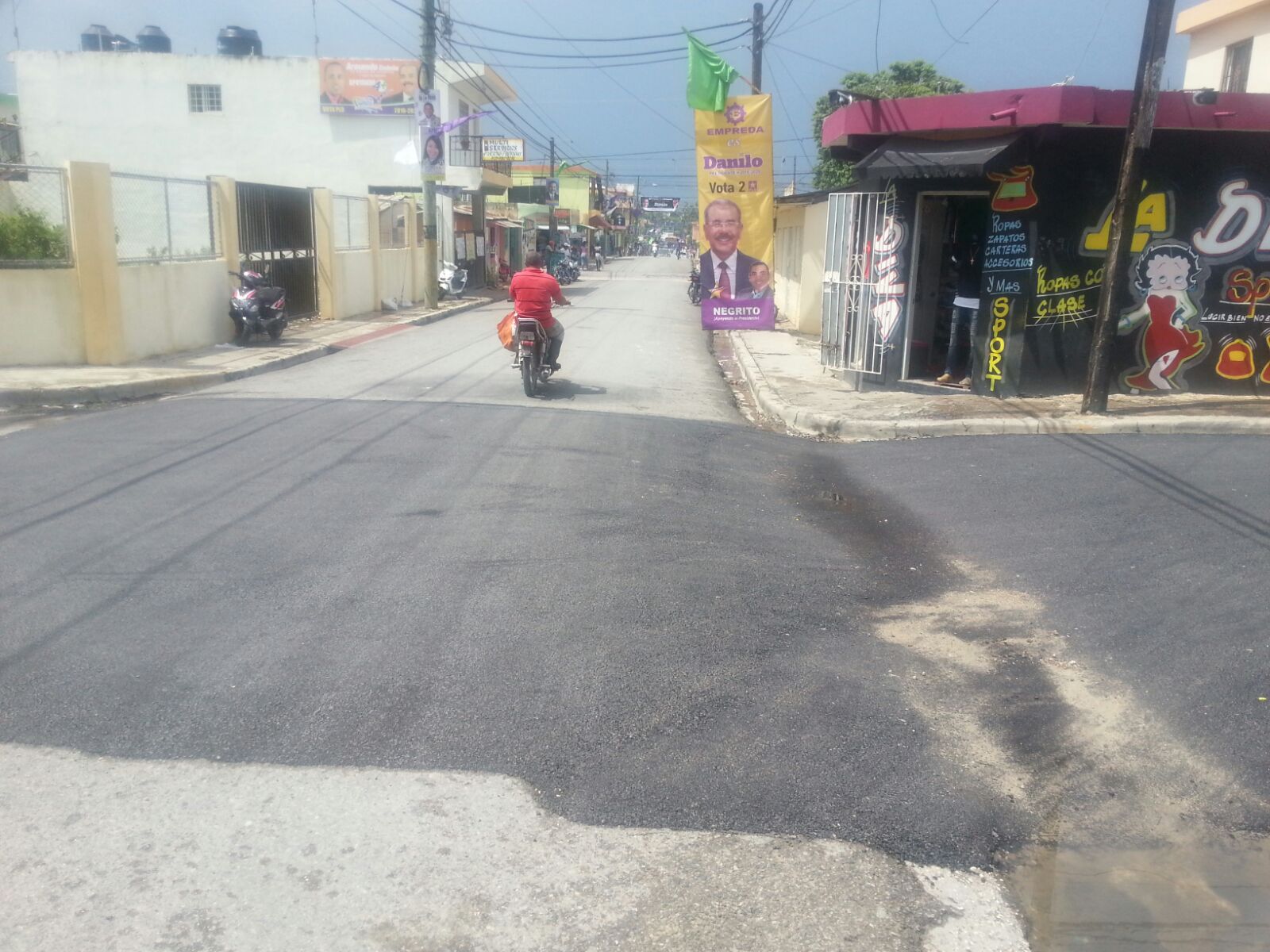 Obras Públicas tapó hoyos por algunas calles que recorrerá la actividad.