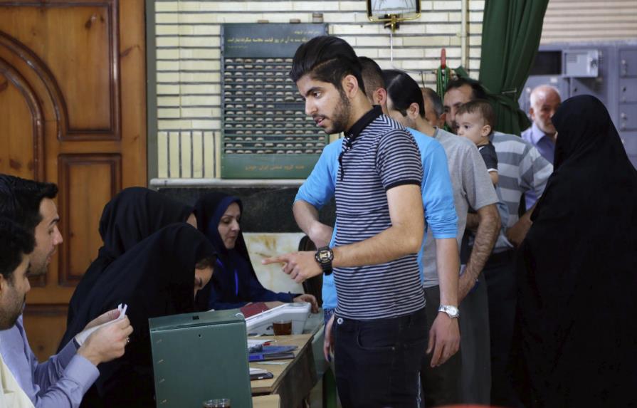 Irán votó tranquilo segunda ronda de legislativas vistas como juicio a Rohaní