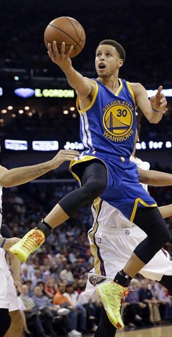 Warriors sin Curry abren semifinales camino a la defensa de su título NBA