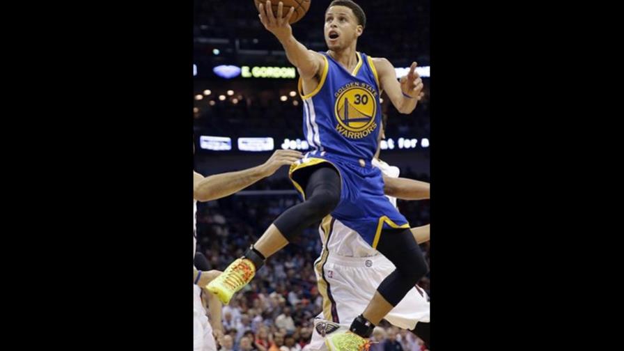Warriors sin Curry abren semifinales camino a la defensa de su título NBA