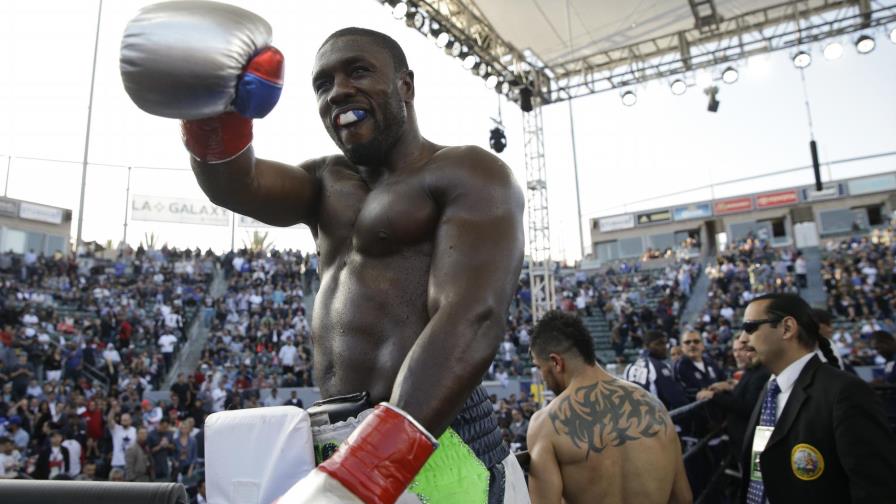 Andre Berto noquea a Víctor Ortiz en el 4to round 