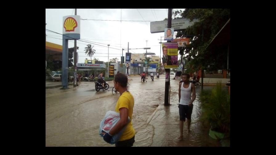 Lluvias mantienen incomunicadas a 21 comunidades; ventarrón desprende techos