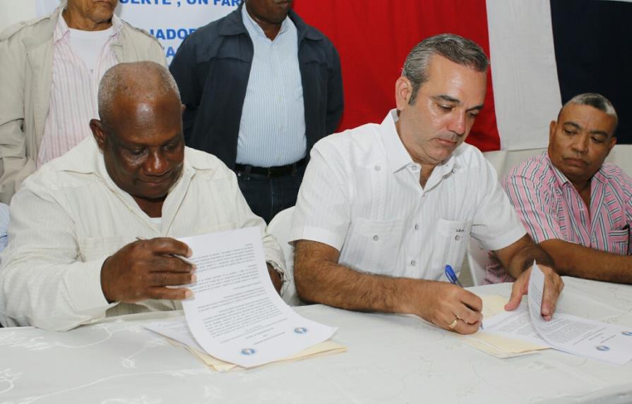 Luis Abinader firma pacto con líderes movimiento sindical para mejorar condiciones de los trabajadores