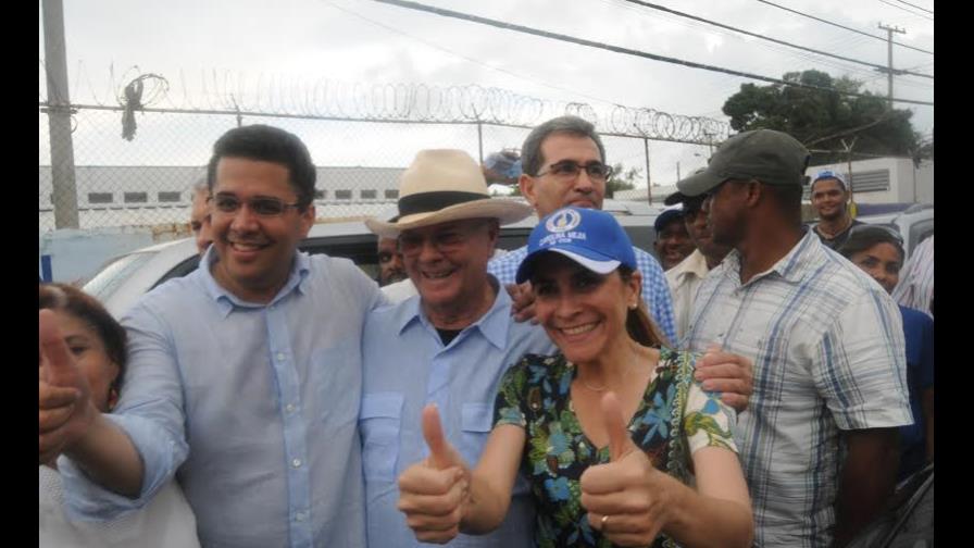 Hipólito, Carolina Mejía y David Collado recorren Villa Marina