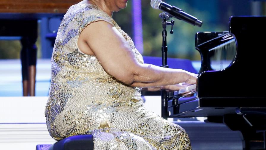 La afamada cantante Aretha Franklin rinde homenaje a Prince La afamada cantante Aretha Franklin rinde homenaje a Prince