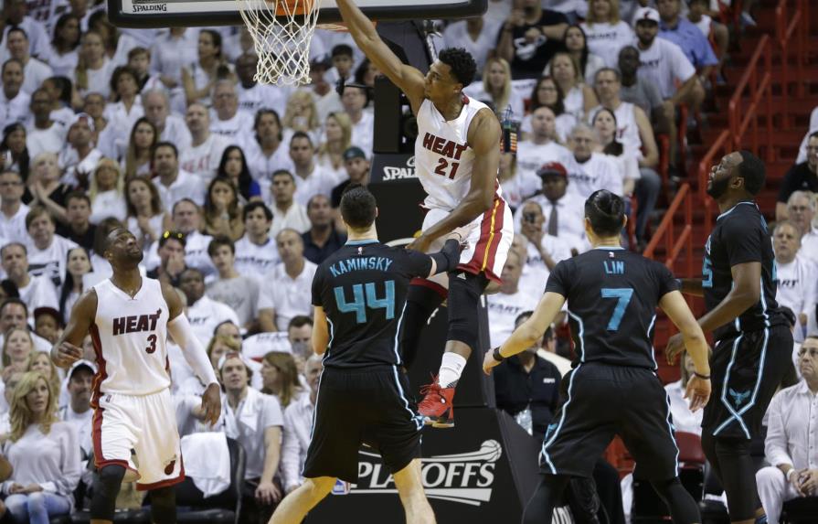 El Heat aplasta a Hornets y avanza a la segunda ronda de los playoffs en la NBA