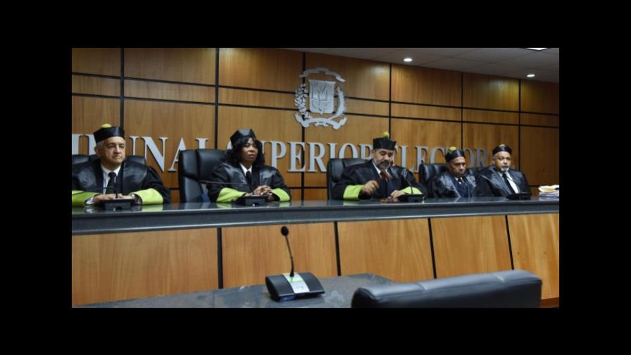 Observadores de UNASUR visitan el Tribunal Superior Electoral
