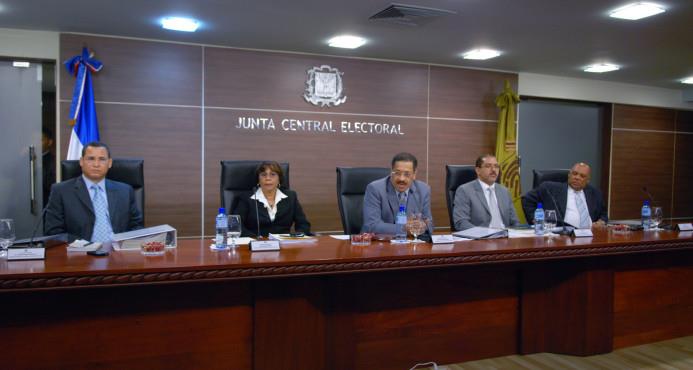 El Pleno de la Junta Central Electoral recibe hoy a observadores de Unasur