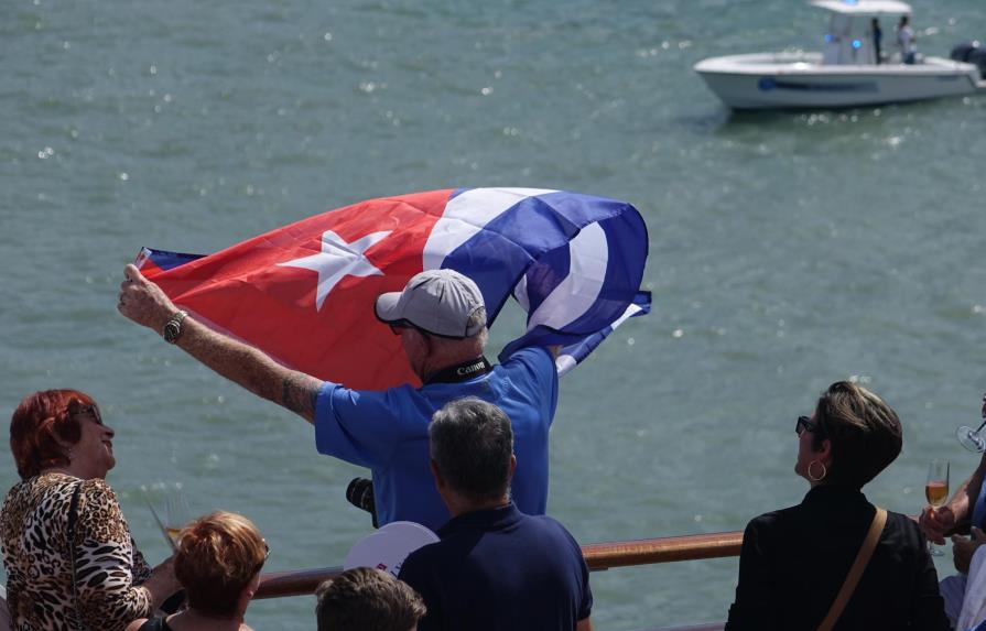 Zarpa primer crucero de Miami a La Habana en décadas 