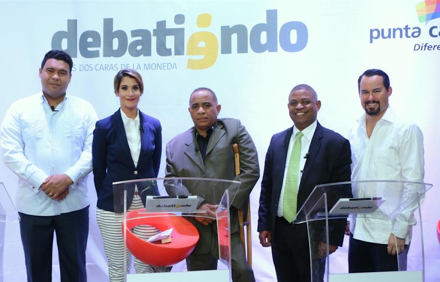Tres candidatos a la alcaldía de Higüey participan en debate electoral