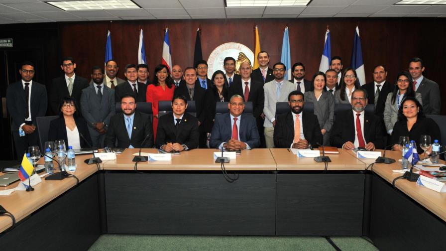 Realizan reunión del Grupo de Estabilidad Financiera Regional