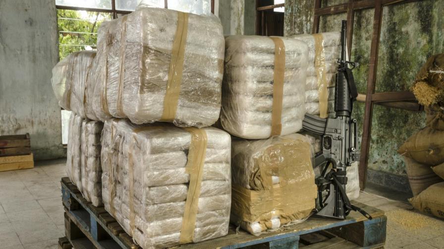 Galápagos: Hallan abandonada media tonelada de cocaína en el mar 