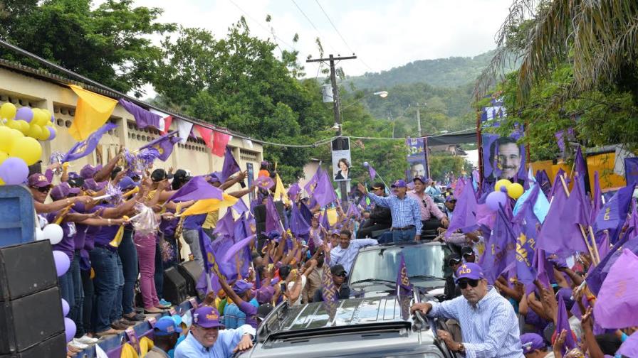 Danilo encabeza extenso recorrido por municipios de Santiago y Puerto Plata
