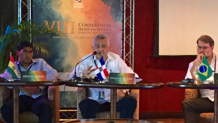 Juez de TSE destaca evolución democrática interna en los partidos políticos