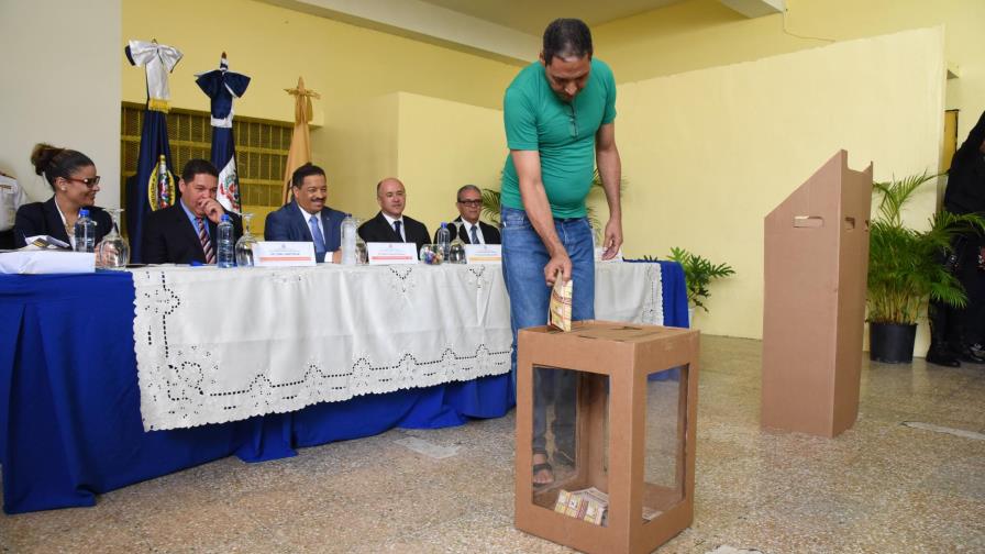 Menos de dos mil presos van a votar