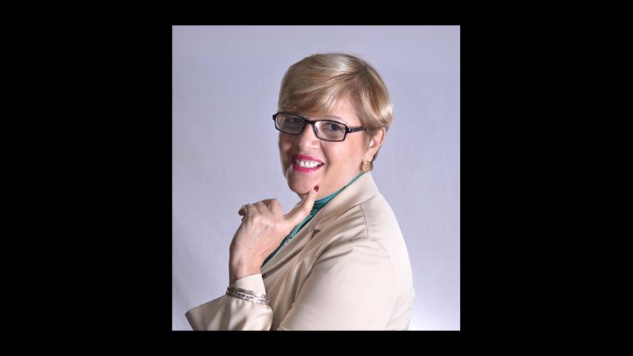 Ofrecen charla sobre cómo presentarse en una entrevista de trabajo