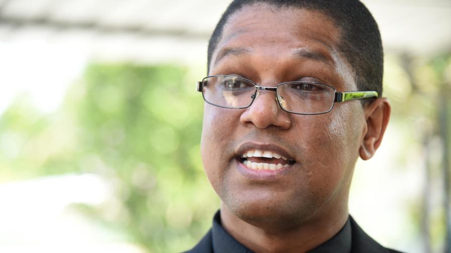 Párroco de Imbert cita problemas que afectan al municipio