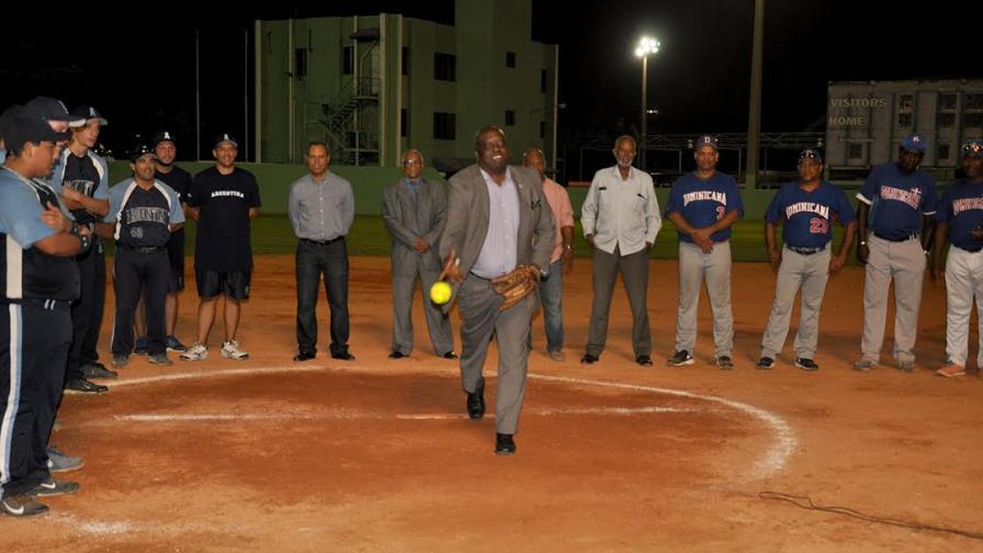 RD  vence a Argentina en sóftbol sub-19