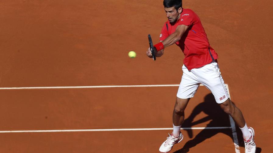 Novak Djokovic avanza a tercera ronda en Madrid 