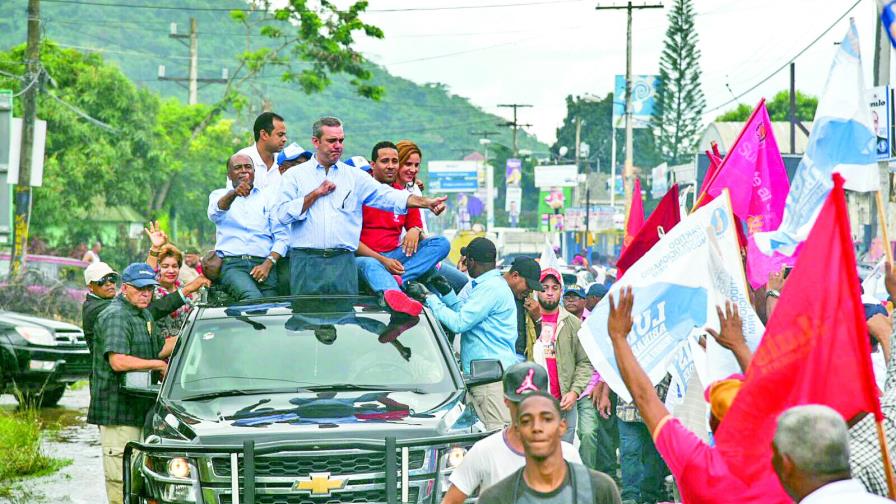 Luis Abinader manifiesta preocupación por conteo