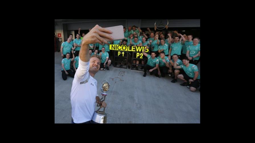 Mercedes asegura que no favorece a Rosberg 