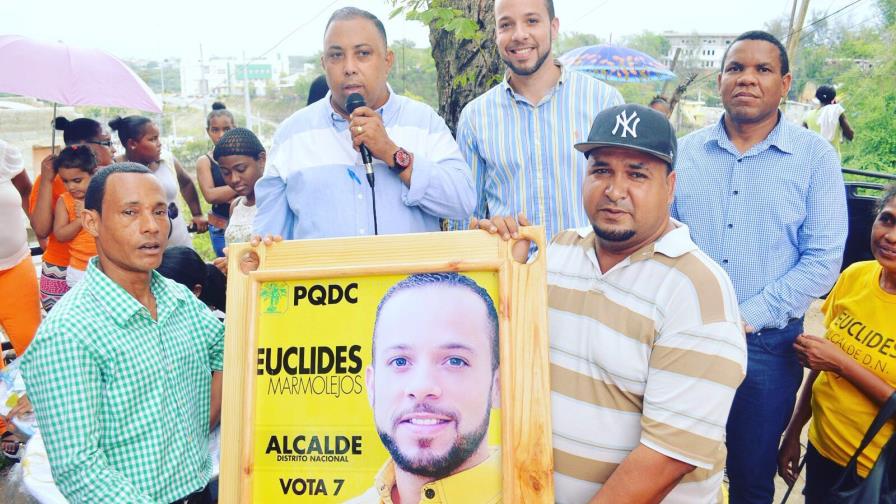 Euclides Marmolejos remodela el parque de recreación en el sector de Cristo Rey