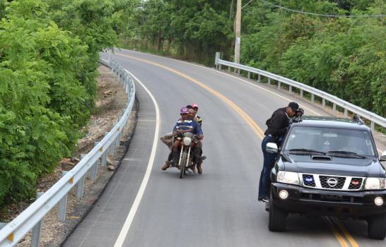 Candidato Danilo Medina busca apoyo electoral en recorrido por Monte Plata 