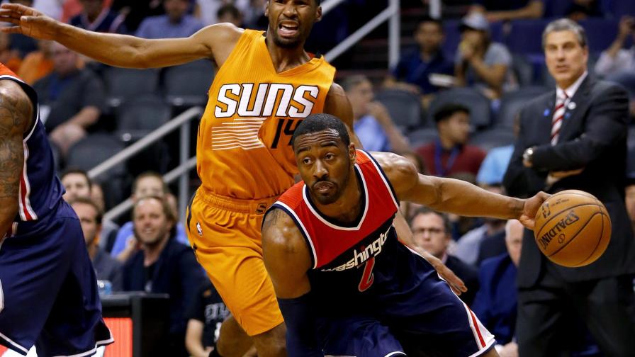 A Jon Wall de Wizards de Washington le operan las rodillas 