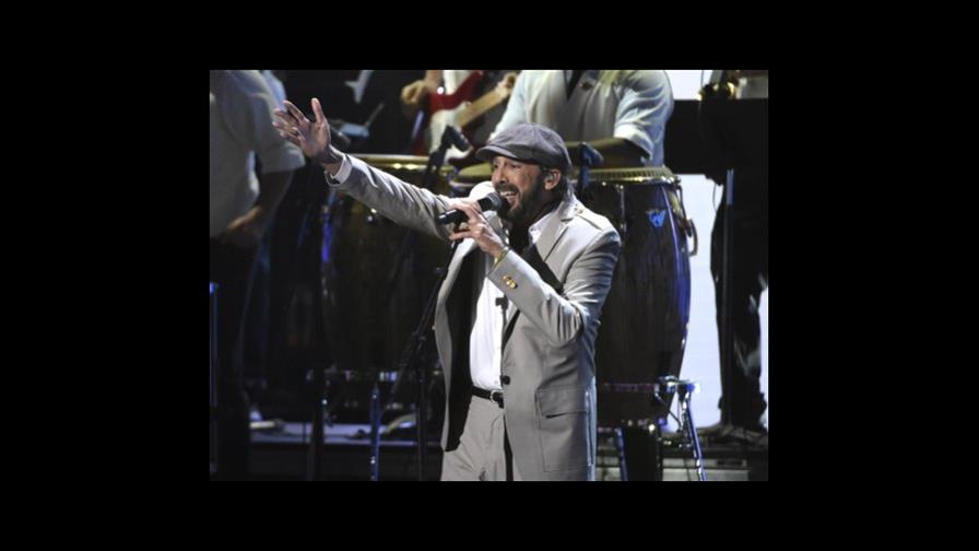 Joven pianista colombiano recibe la Beca Juan Luis Guerra