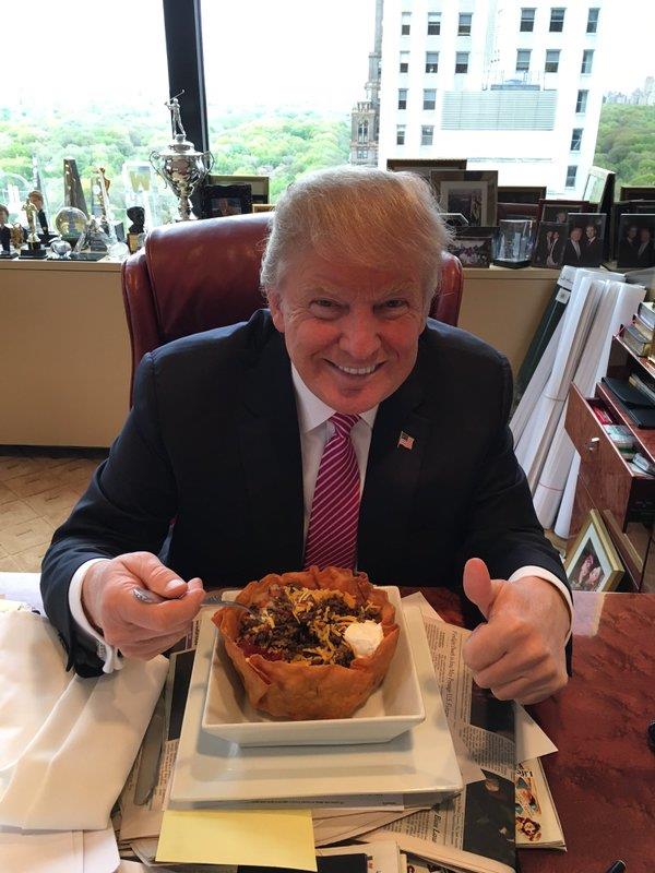 Donald Trump asegura “amar” a los hispanos coincidiendo con el 5 de mayo