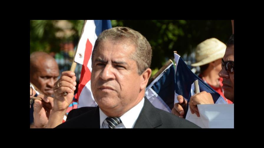 Pércival niega que le hayan quitado la licencia de piloto