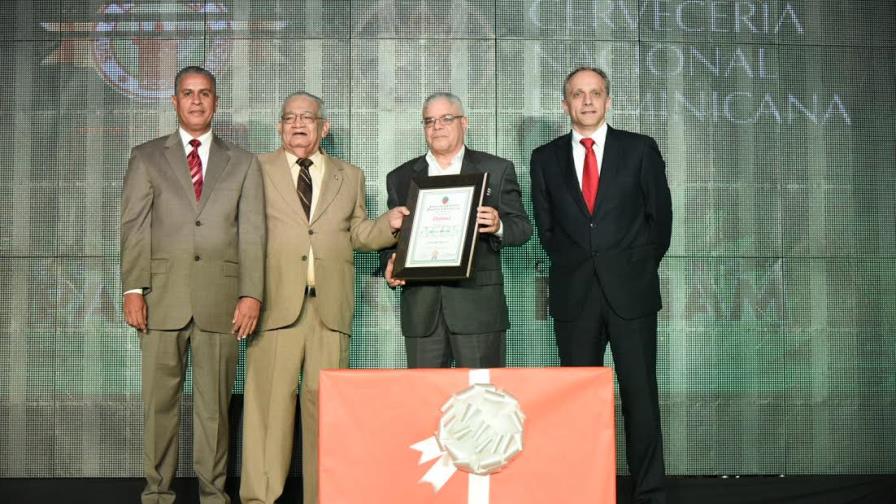 Santana Martínez, cronista del año en Santiago