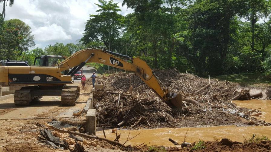 Obras Públicas interviene comunidades afectadas por las lluvias 