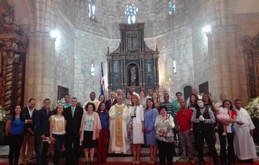 Iglesia llama a comunicar con misericordia