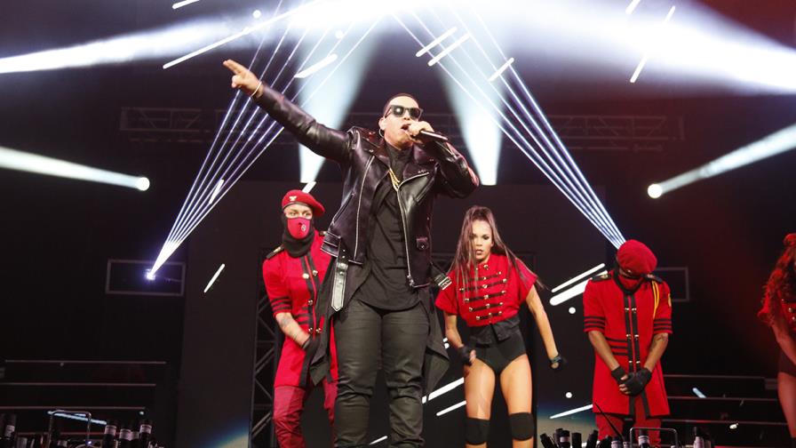 Daddy Yankee y Don Omar reparten derechazos de reguetón en Las Vegas