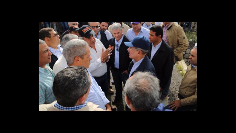 Presidente ordena reparar hospital de Ocoa y caminos afectados por las lluvias