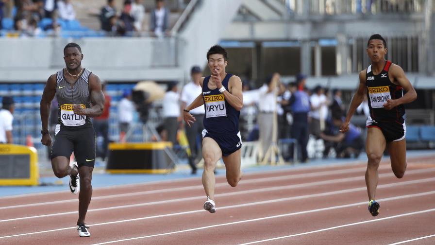 Video: Justin Gatlin gana fácilmente los 100 metros en la Golden League 