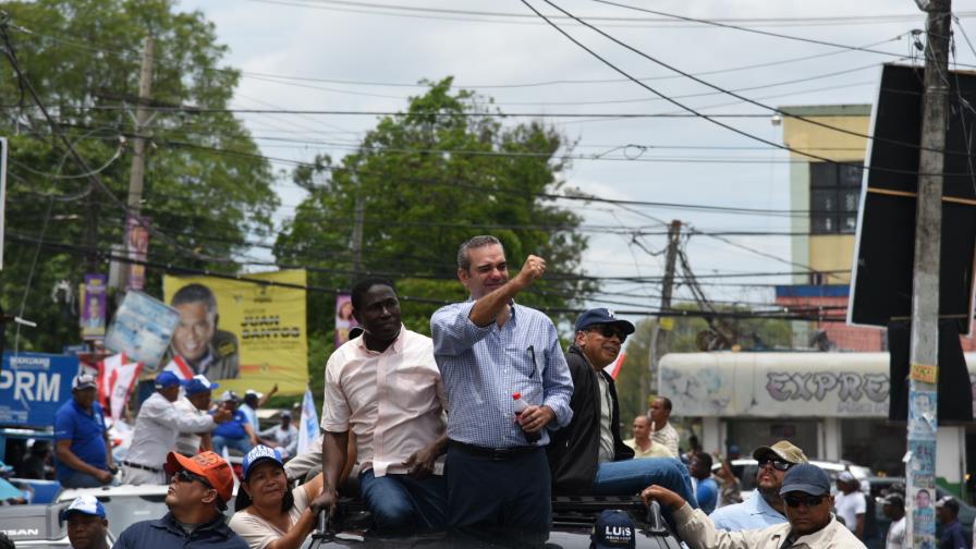 Luis Abinader advierte que sus delegados actuarán con apego a la Ley Electoral 