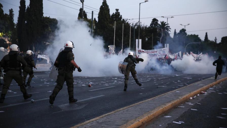 Protesta violenta contra propuestas de austeridad en Grecia 