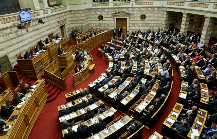 Tsipras defiende en el Parlamento la “necesaria” reforma de las pensiones
